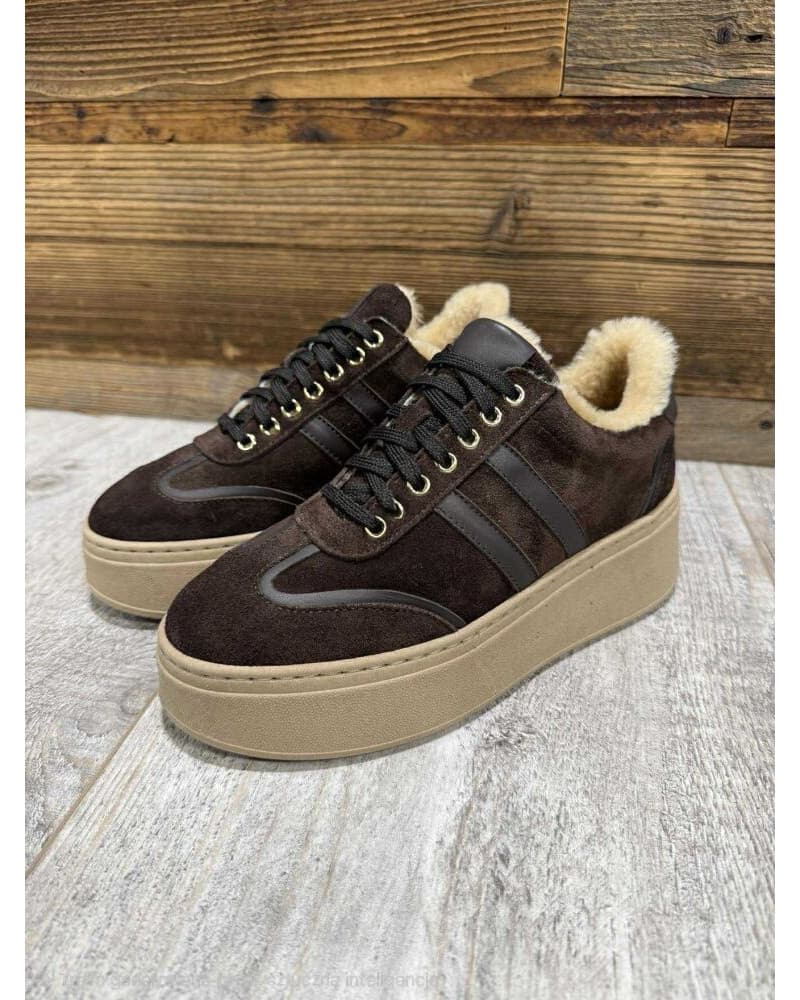 Sneakersy z futerkiem By o la la...! czekoladowe z beżem — zdjęcie 1 z 1