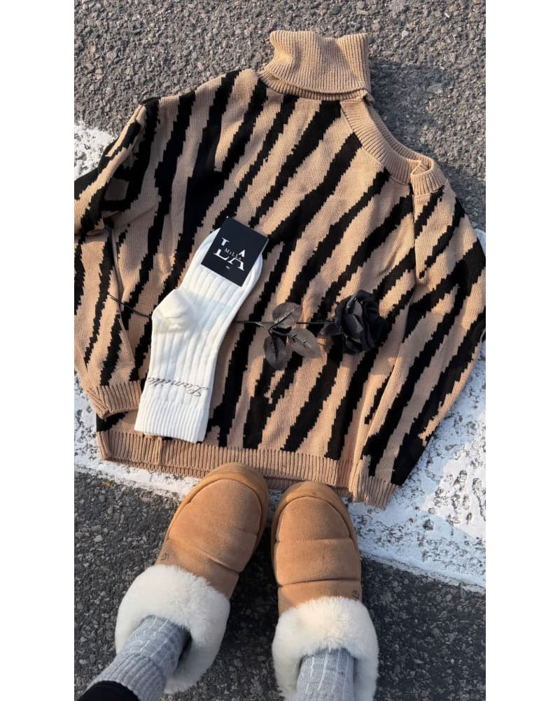 Sweter zebra La Milla beżowo-czarny — zdjęcie 1 z 2