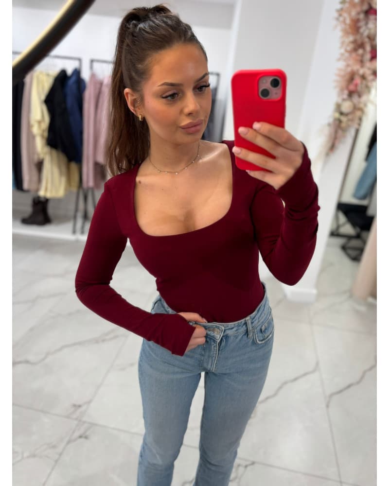 Body z dekoltem w caro Emo burgundowe — zdjęcie 1 z 3